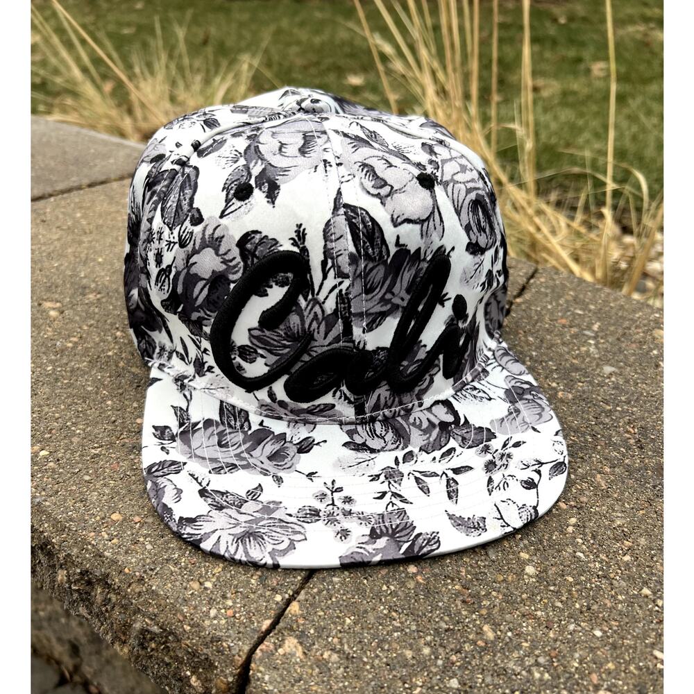 Cali floral white, black flat bill fashion cap
